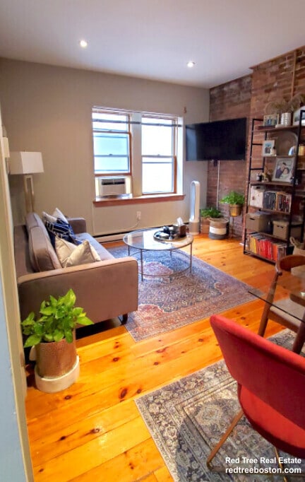 19 Garrison St, Unit 4