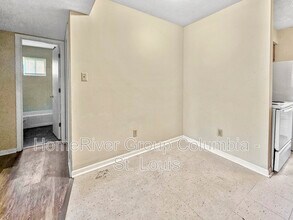 2541 E Morris Dr in Columbia, MO - Foto de edificio - Building Photo