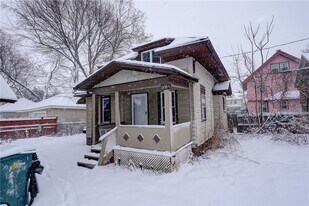 127 Rosewood Terrace in Rochester, NY - Building Photo