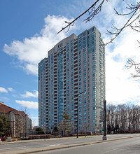 Forest Vista in Toronto, ON - Building Photo - Building Photo