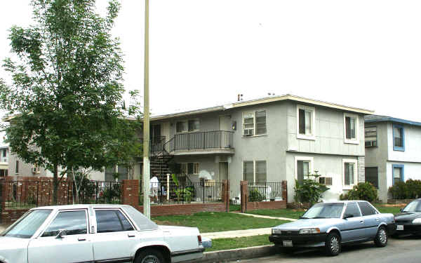 20541 Vanowen St in Winnetka, CA - Foto de edificio - Other