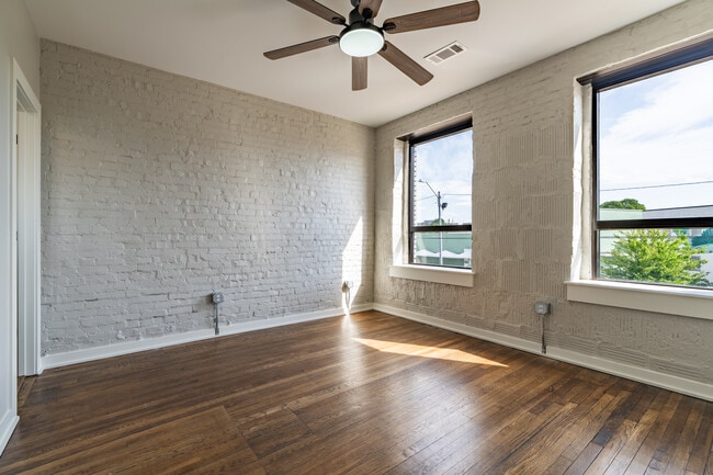 628 Madison Ave in Memphis, TN - Foto de edificio - Interior Photo