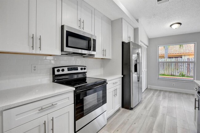 5200 NW 66th Ave in Lauderhill, FL - Building Photo - Building Photo