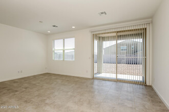 17857 W Pinnacle Vista Dr in Surprise, AZ - Building Photo - Building Photo