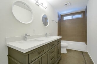 934 E Manhatton Dr in Tempe, AZ - Building Photo - Building Photo