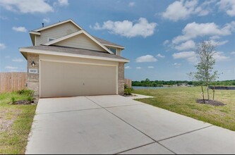 11020 N Lake Mist Ln in Willis, TX - Building Photo - Building Photo
