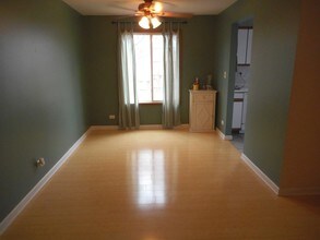 311 Sheffield Ct-Unit -1 in Roselle, IL - Building Photo - Building Photo