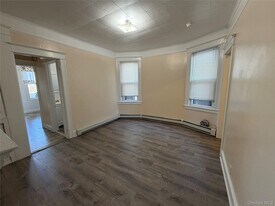 31 Garfield St in Yonkers, NY - Building Photo