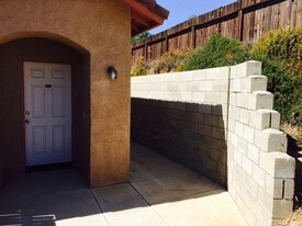 602 Yellow Meadow Ct in Bakersfield, CA - Building Photo