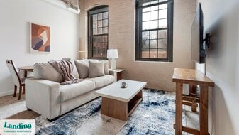 121 S Fremont Ave in Baltimore, MD - Building Photo