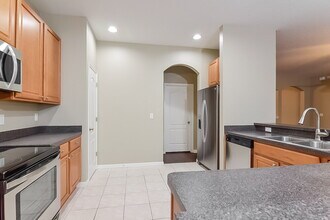 444 Arch Ridge Loop in Seffner, FL - Building Photo - Building Photo