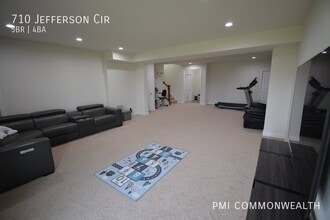 710 Jefferson Cir NW in Christiansburg, VA - Building Photo - Building Photo