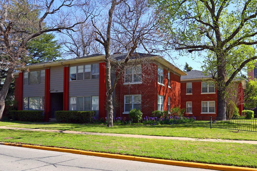 643 Chautauqua Ave in Norman, OK - Foto de edificio