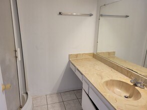 1192 Mitchell Ave, Unit 114 in Tustin, CA - Building Photo - Building Photo
