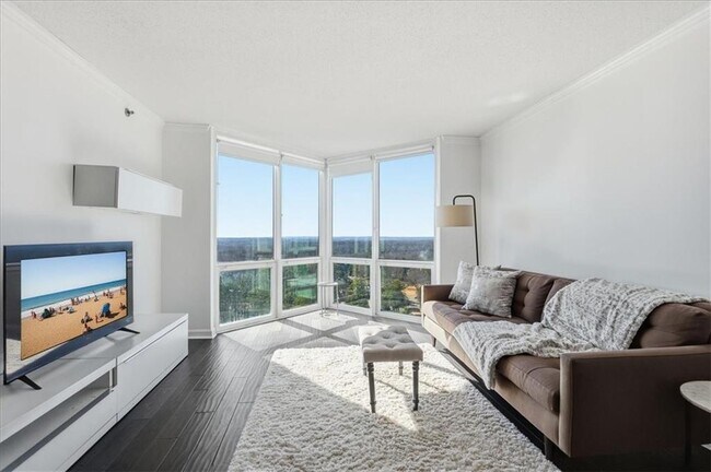 property at 2870 Pharr Ct S Northwest