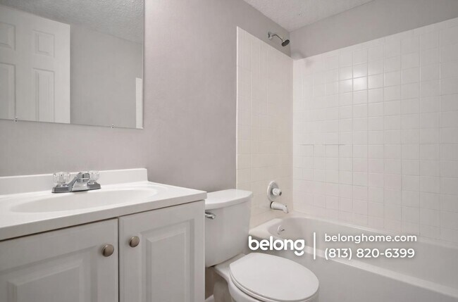 1808 E 143rd Ave, Unit 3 in Tampa, FL - Building Photo - Building Photo