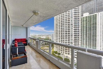 1717 N Bayshore Dr, Unit A-2547 in Miami, FL - Building Photo - Building Photo