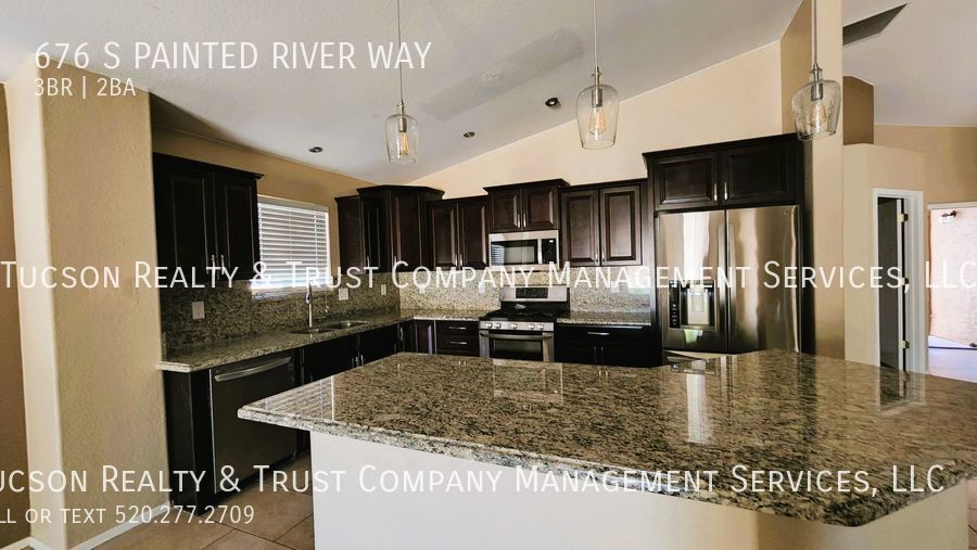 676 S Painted River Way in Vail, AZ - Building Photo