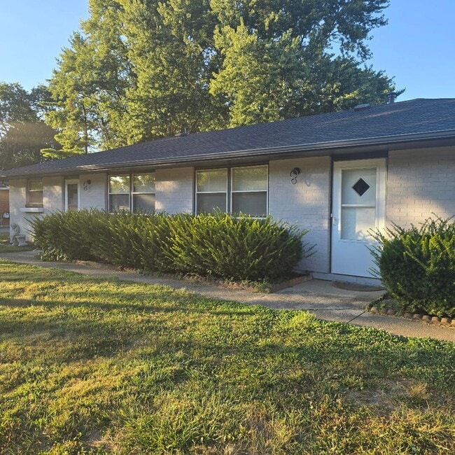 994 Nilles Rd, Unit A