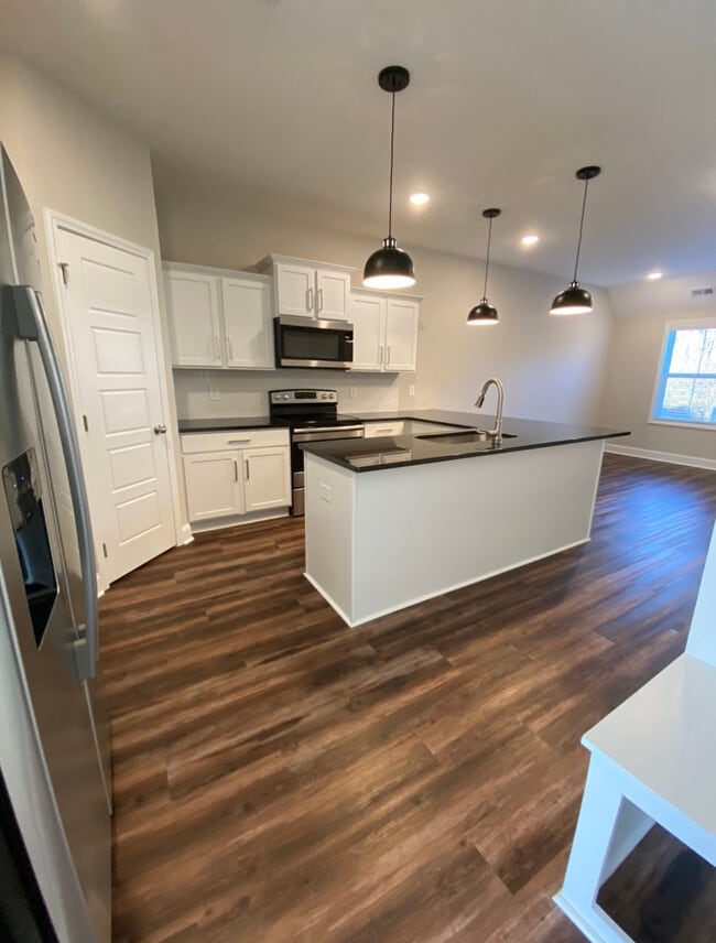 1040 Glenkirk Dr in Clarksville, TN - Building Photo - Building Photo