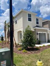 6349 Willowside St in Palmetto, FL - Building Photo - Building Photo