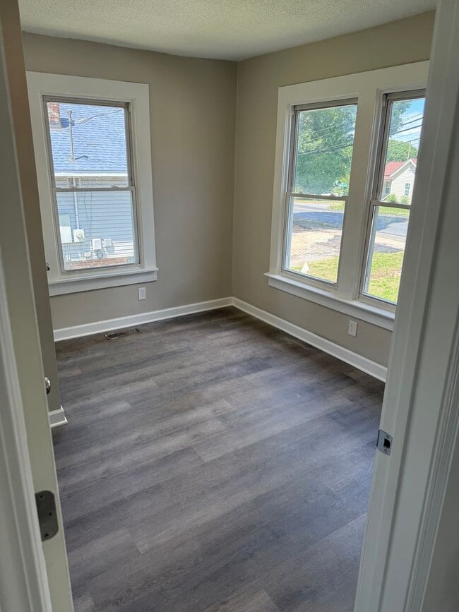 1856 S Martin Luther King Jr Dr in Winston-Salem, NC - Building Photo - Building Photo