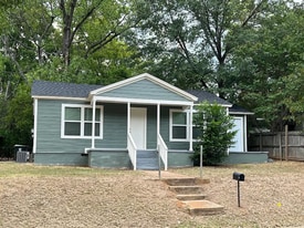 716 E Camp St in Tyler, TX - Building Photo