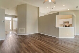 12525 Midpointe Dr in Riverview, FL - Building Photo - Building Photo