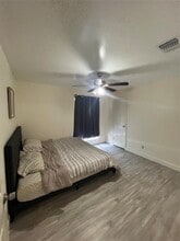 11406 Hornbrook Dr in Houston, TX - Building Photo - Building Photo