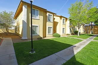 Sunset Springs Apartments in Las Vegas, NV - Building Photo - Building Photo