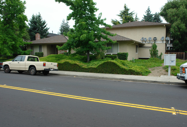 3731 Peacock Ct in Santa Clara, CA - Building Photo - Building Photo