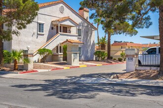 Sea Fox Apartments in Las Vegas, NV - Foto de edificio - Building Photo