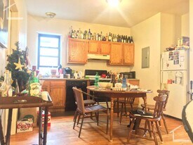 17 Cummings Rd in Boston, MA - Building Photo
