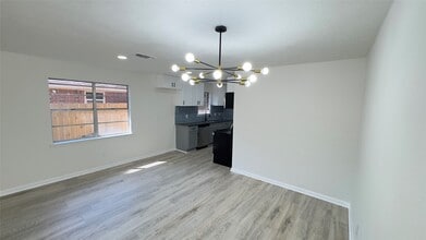 829 Canfield St in Liberty, TX - Building Photo - Building Photo