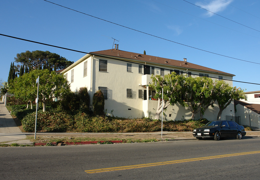 502 N Mariposa Ave in Los Angeles, CA - Building Photo