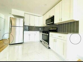 693 Autumn Ave in Brooklyn, NY - Building Photo - Building Photo