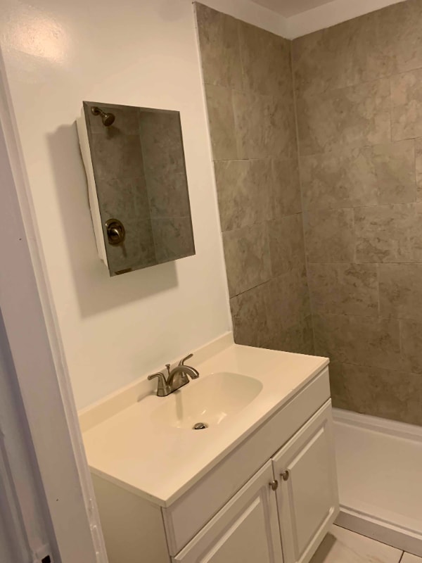 709 Carothers Ave in Carnegie, PA - Foto de edificio - Building Photo