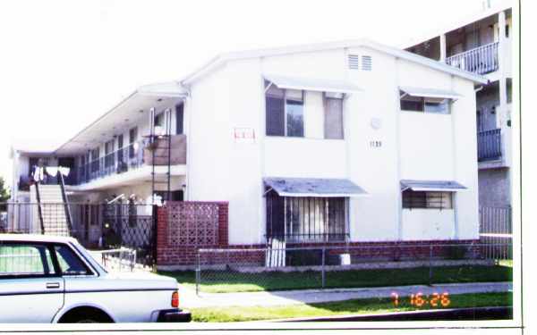 1127-1129 Raymond Ave in Long Beach, CA - Building Photo - Building Photo