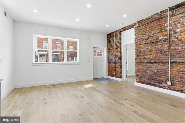 2724 E Somerset St in Philadelphia, PA - Building Photo - Building Photo