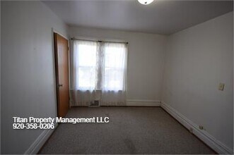 860 Cherry St in Oshkosh, WI - Building Photo - Building Photo