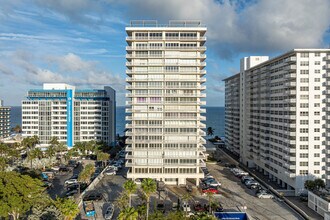 Atlantic Ocean Club Condominium in Fort Lauderdale, FL - Building Photo - Building Photo