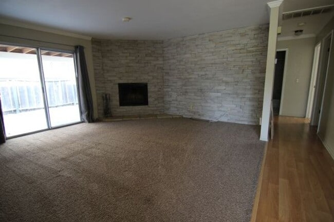 655 Las Tablas Rd in Templeton, CA - Building Photo - Building Photo