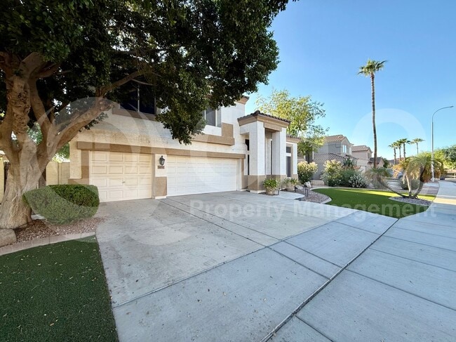 property at 1432 S Apache Dr