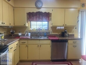 704 Olive St in Hinesville, GA - Building Photo - Building Photo