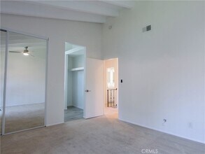 835 Amigos Way, Unit 17 in Newport Beach, CA - Building Photo - Building Photo