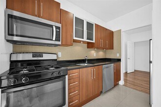 320 85th St in Miami Beach, FL - Building Photo - Building Photo