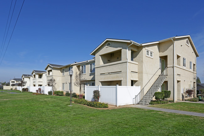 The Orchards Apartment Homes in Fresno, CA - Building Photo - Building Photo