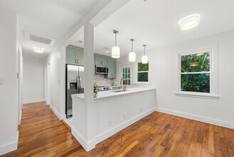 1010 NE 7th Pl in Gainesville, FL - Foto de edificio - Building Photo