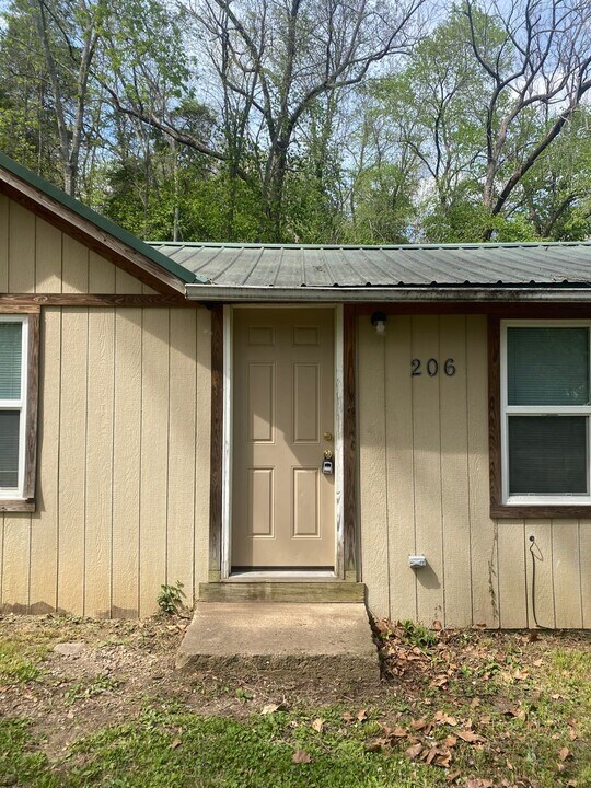 206 Swedeborg Rd in Waynesville, MO - Building Photo