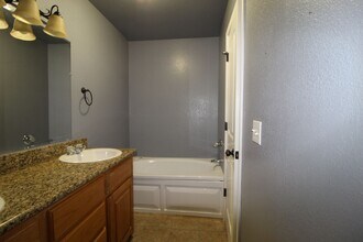 14040 N Britton Rd in Tahlequah, OK - Building Photo - Building Photo